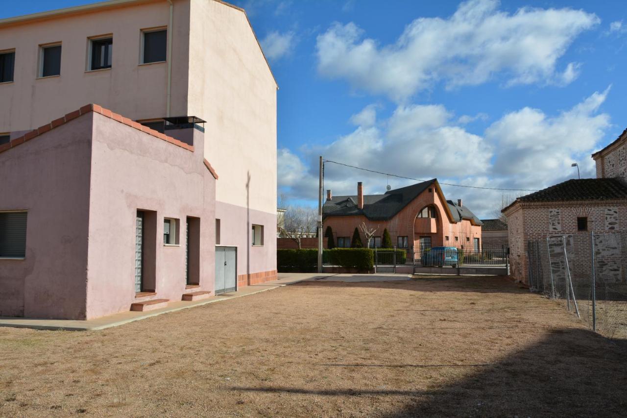 Albergue Villa Nava De La Asuncion Exterior foto